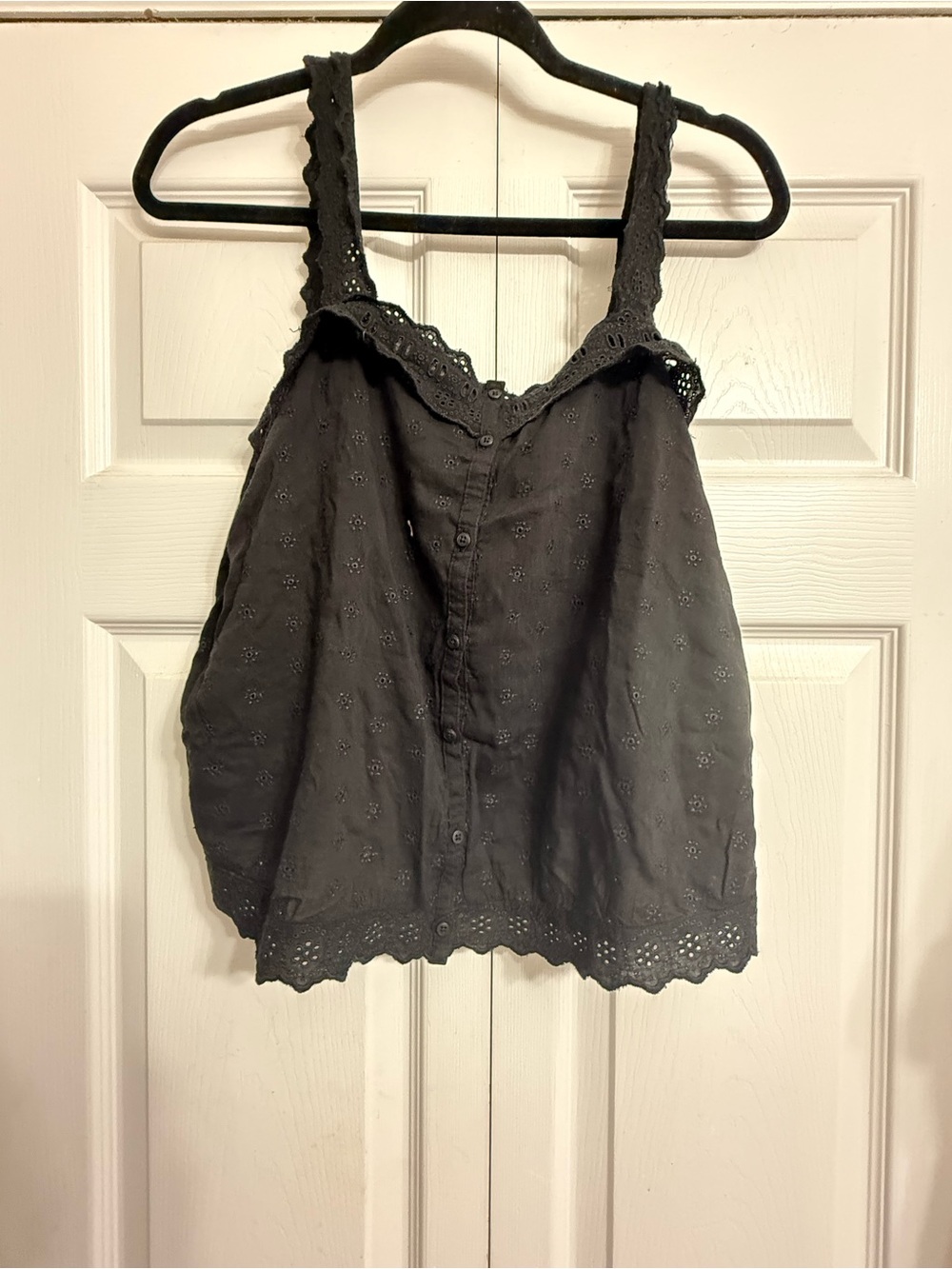 Old Navy Black Eyelet Button-Front Camisole